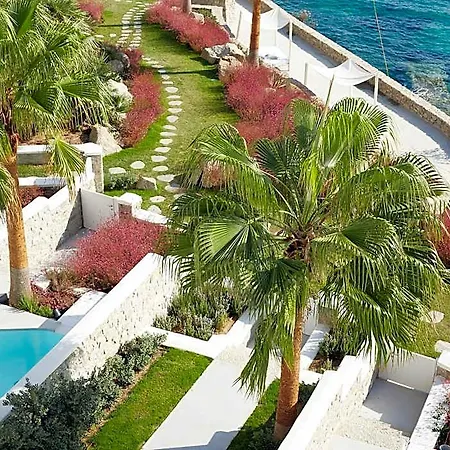Mykonos Blu, A To Live Otel