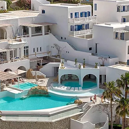 Otel Mykonos Blu, A To Live