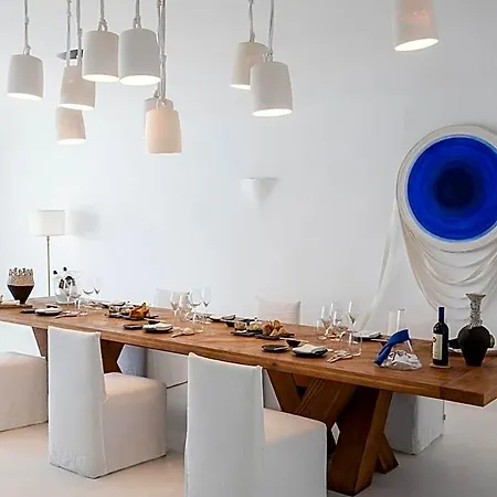 Otel Mykonos Blu, A To Live